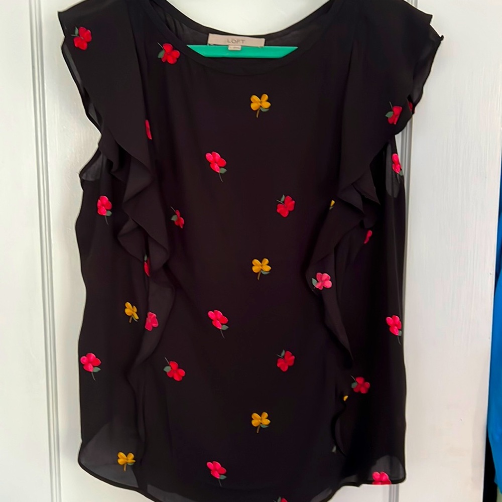 Loft Size L Black with floral print top